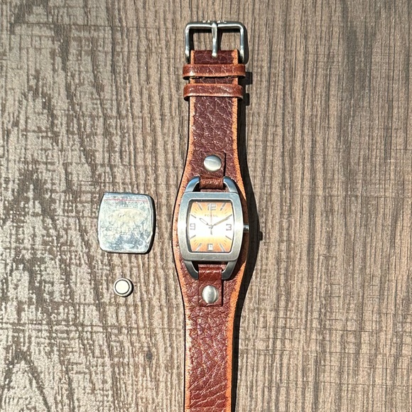 Fossil Watch - Picture 3 of 4